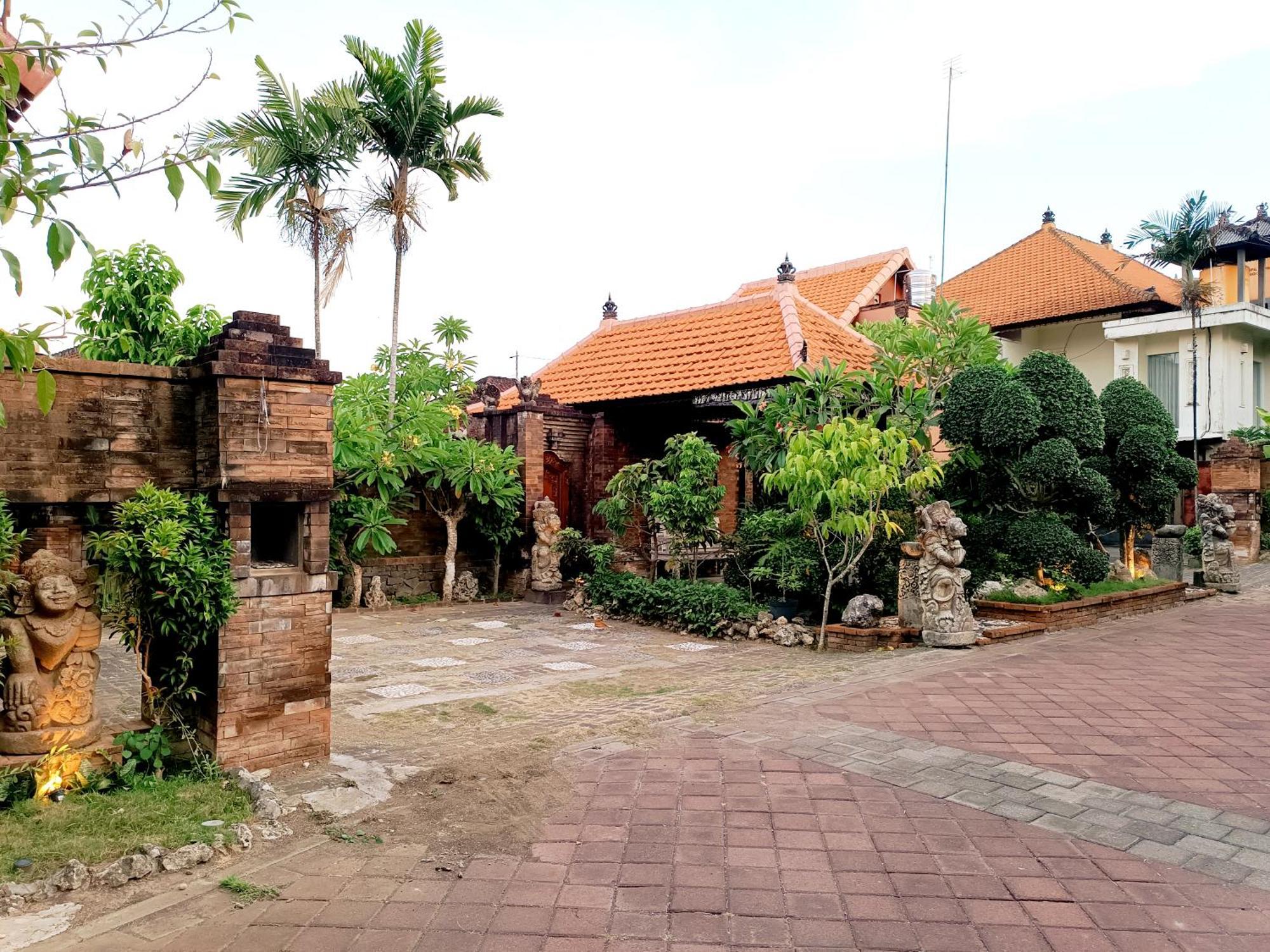 S Bali * Nusa Dua (Bali)